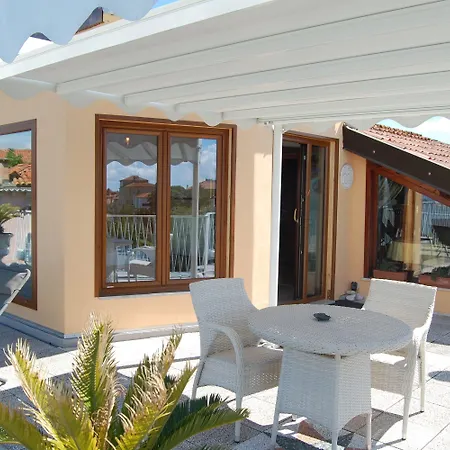 Oasis Lagoon Estate 別荘 *