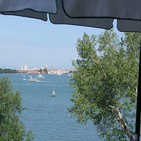 Oasis Lagoon Estate 別荘