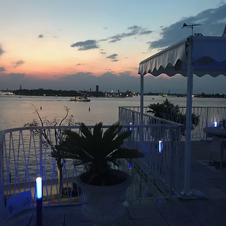 別荘 Oasis Lagoon Estate *