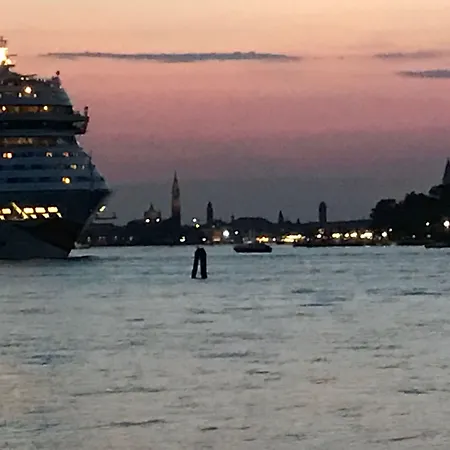 Oasis Lagoon Estate 別荘 ヴェネツィア・リド島