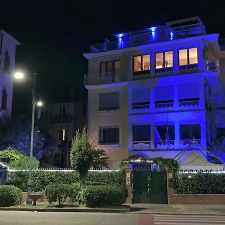 Oasis Lagoon Estate 別荘 *